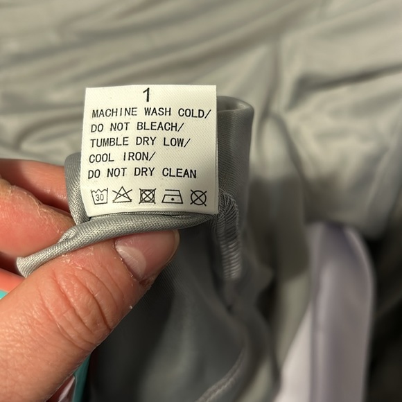 CE' CERDR 5/7 moisture wicking workout tees - Picture 3 of 6